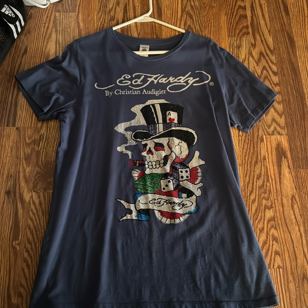 ed hardy t shirt slightly worn